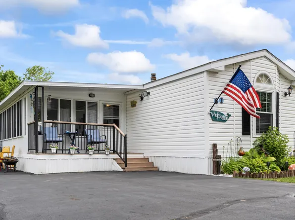 61 Poplar Park Drive, Wells, ME 04090