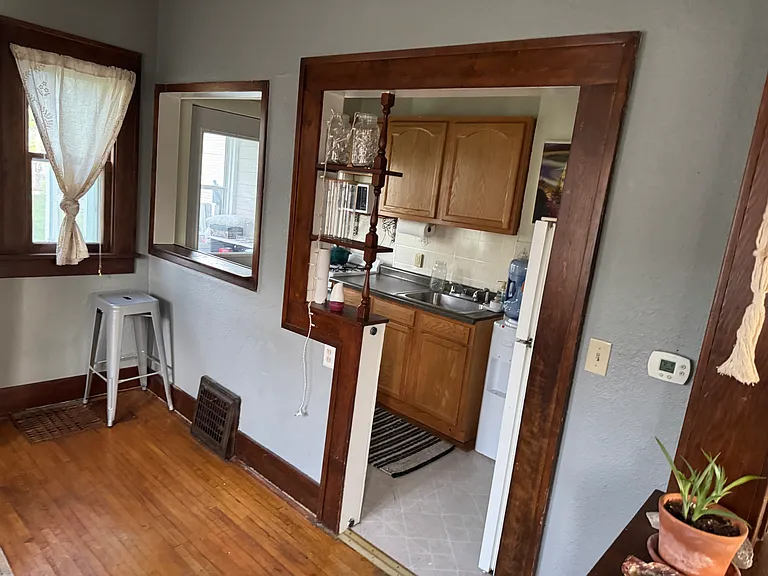 804 S 1st Ave — Photo 3