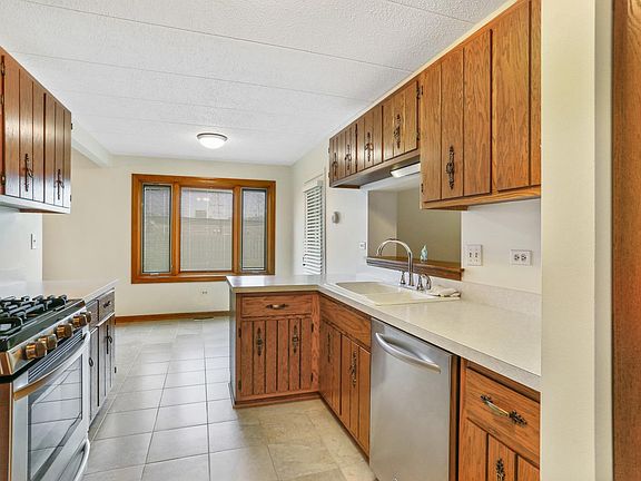 4th image of 9723 Mill Ct E #B1