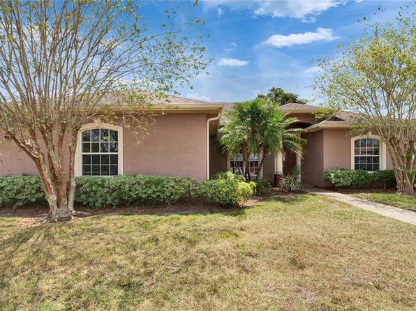 1742 Oakwood Estates Dr, Plant City, FL 33563