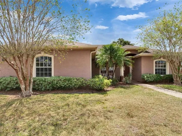 1742 Oakwood Estates Dr, Plant City, FL 33563