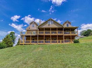 2101 Red Bank Cir, Sevierville, TN 37876