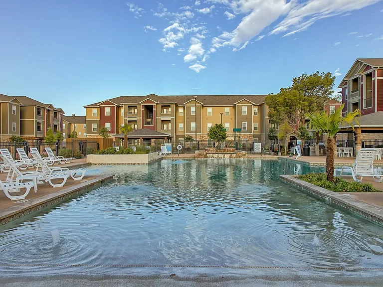 Palladium Midland Apartments — Photo 8
