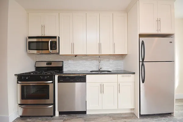 Rented by Clove Realty LLC | media 11