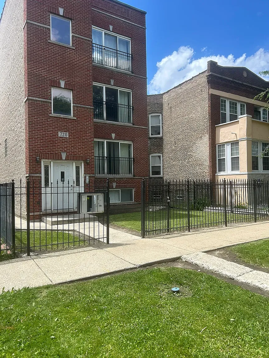 3 bed, 1500 sqft, $2,395 — Photo 1