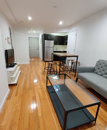 2nd image of 14485 Roosevelt Ave