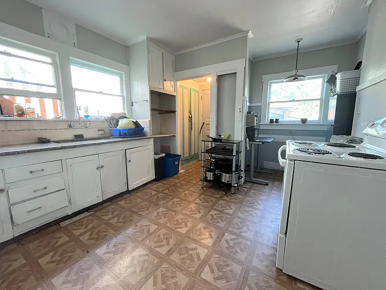 4742 16th Ave NE #102 — Photo 6