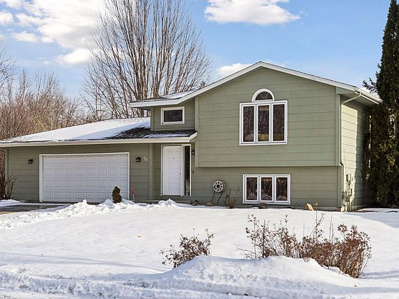 3rd image of 561 Dresden Dr