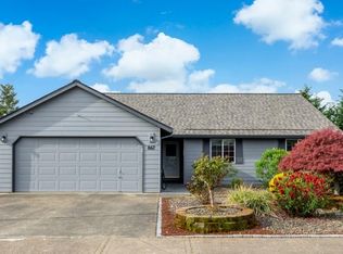 867 16th St, Lafayette, OR