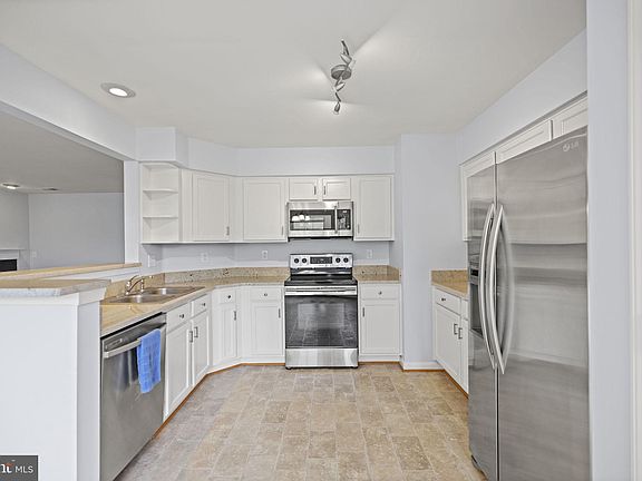 4th image of 5605 Willoughby Newton Dr Unit 23