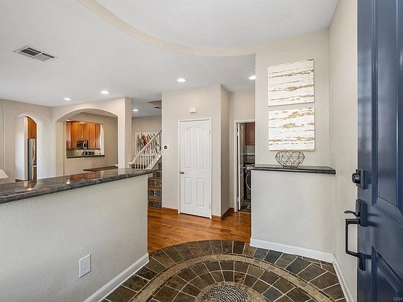 3rd image of 3769 Carmel View Rd Unit 2