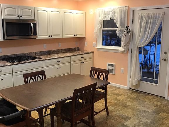 Eat In Kitchen