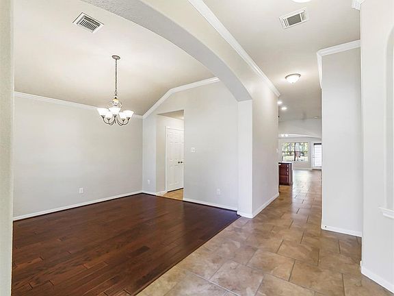 3rd image of 20245 Southwood Oaks Dr