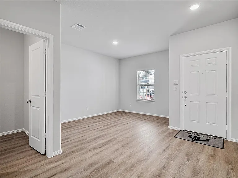 422 Wydown Dr — Photo 7
