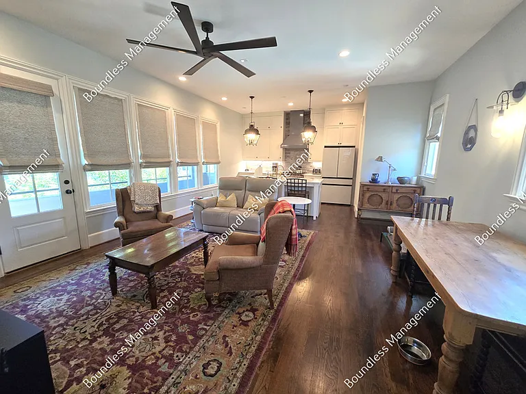 28 Bass St SE — Photo 3