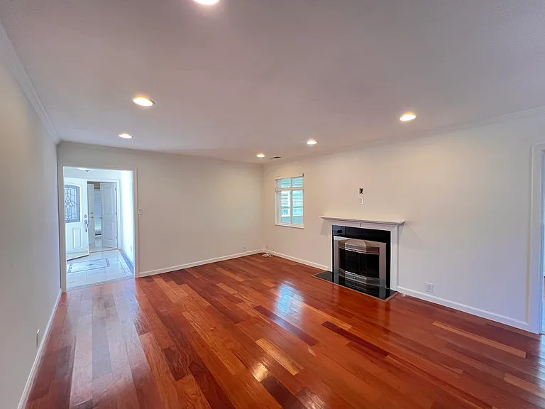 3192 Maddux Dr — Photo 12