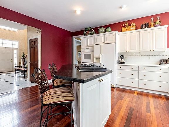 5th image of 6625 Westminster Dr