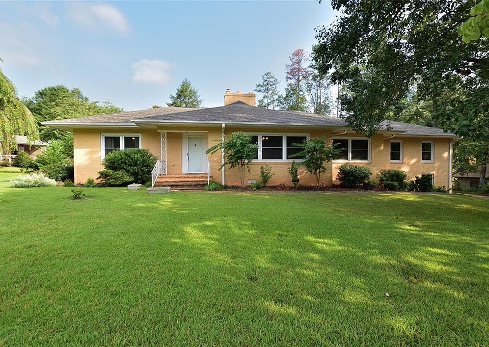 1st image of 319 Westminster Hwy