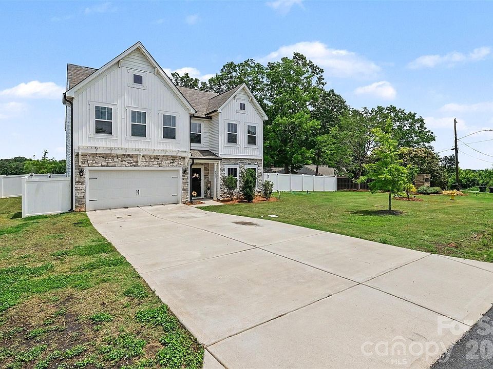 1st image of 2334 Waverly Dr
