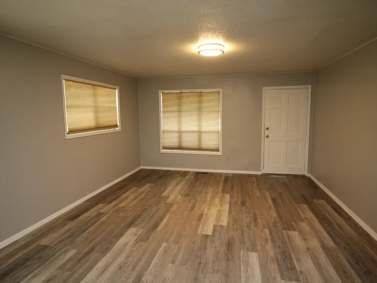 2720 Randleman Rd — Photo 15