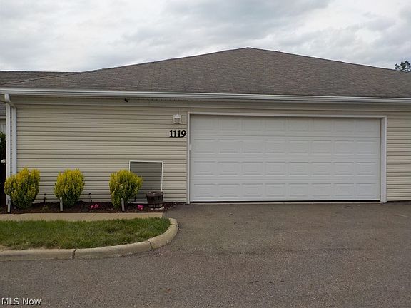 3rd image of 1119 Chatham Dr