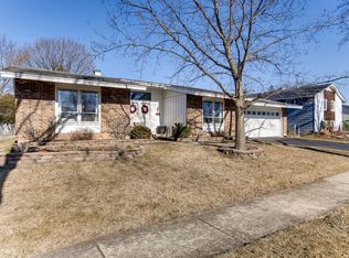 6819 Woodridge Dr, Woodridge, IL 60517