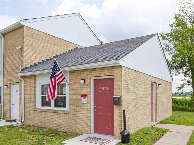 Dillsboro Townhomes — Photo 3
