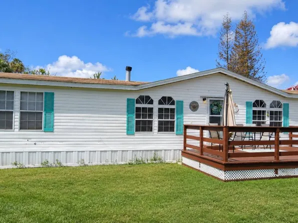 1063 Fantasy Dr, Jacksonville, FL 32233