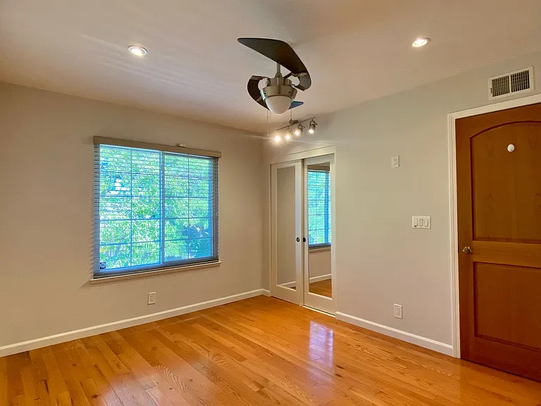764 Starbush Dr — Photo 11