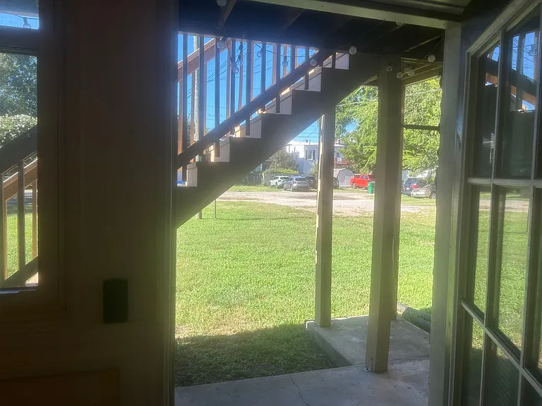 2409 Floyd Avenue — Photo 6