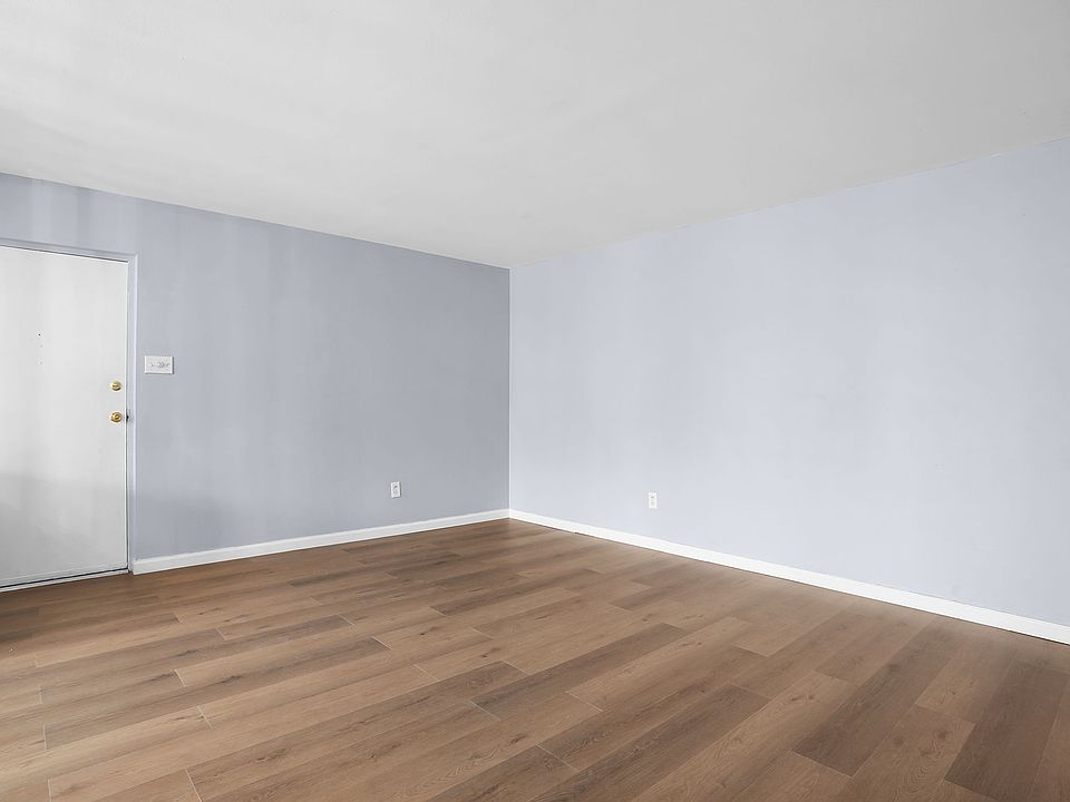 1st image of 4278 Chateau De Ville Dr APT D