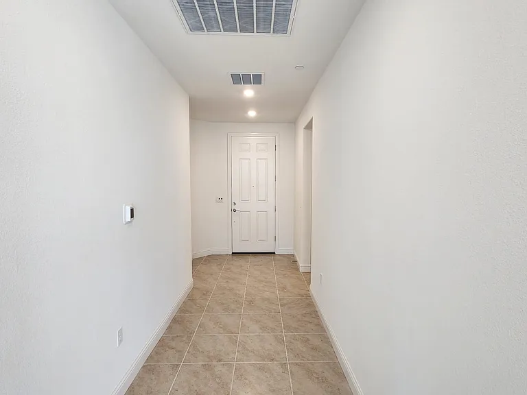 1449 Ascot Ln — Photo 3
