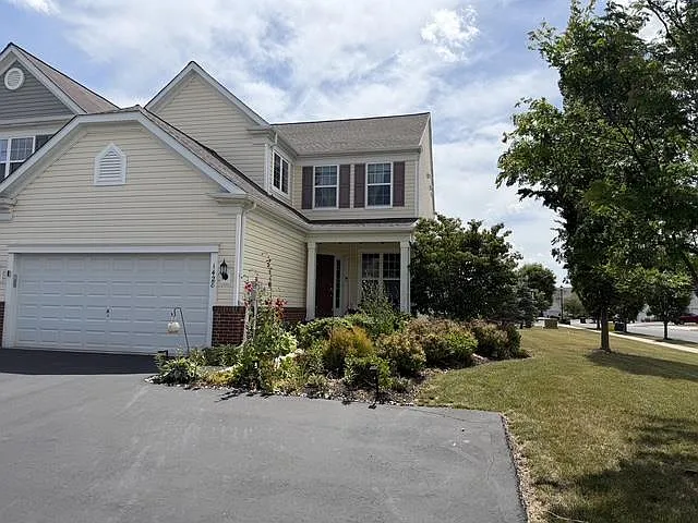1428 Waterbury Rd — Photo 2