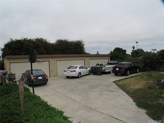 3rd image of 820 Petit Ave