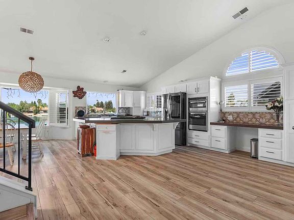 4th image of 5209 Outlook Ln