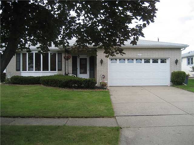 1st image of 18 Denise Dr