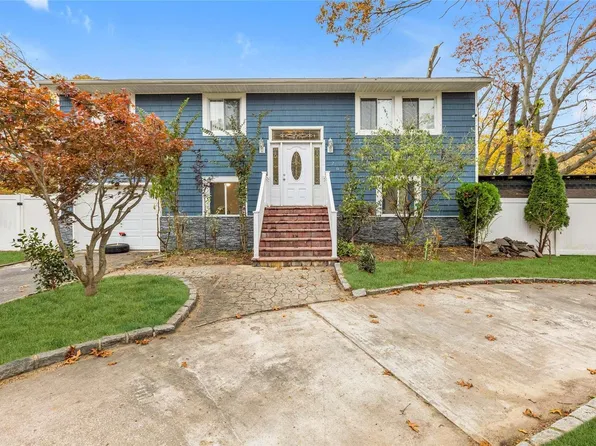 26 S Evergreen Drive, Selden, NY 11784