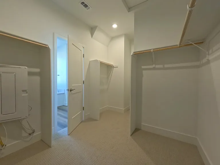 2716 Amora Cir — Photo 34