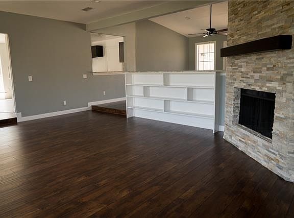 3rd image of 1609 Scottsdale Dr