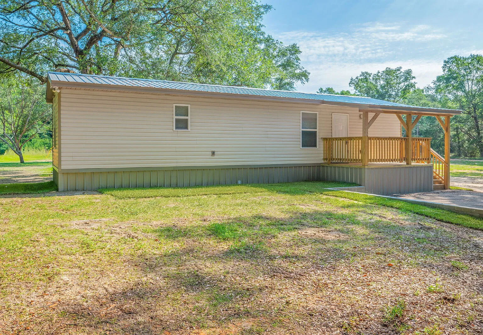 2 bed, 1.0 bath, 800 sqft, $1,600 — Photo 1