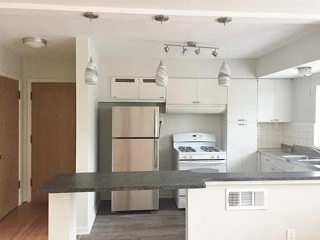 1 bed, $1,050 — Photo 1