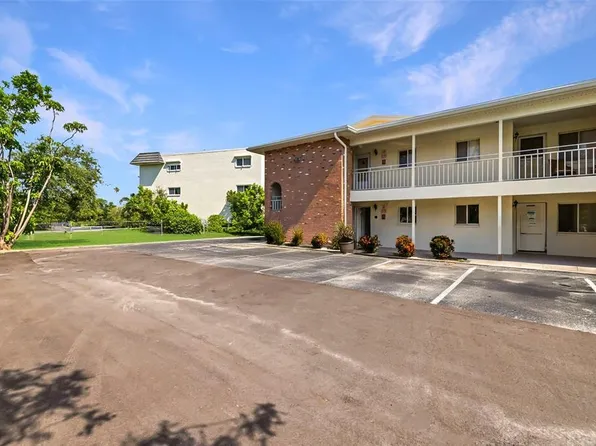 4480 Overlook Dr NE APT 20, Saint Petersburg, FL 33703