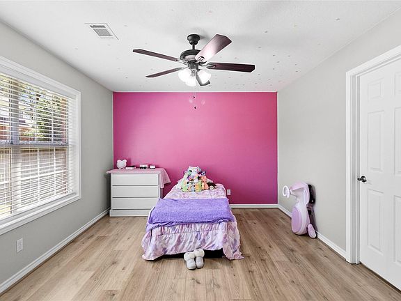 3rd image of 1452 River Oaks Drive