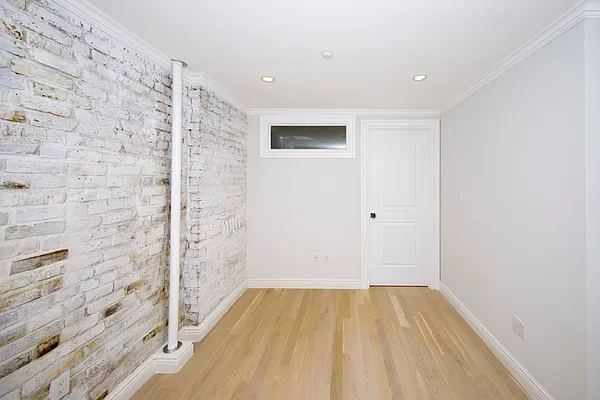 Rented by Compass | media 16