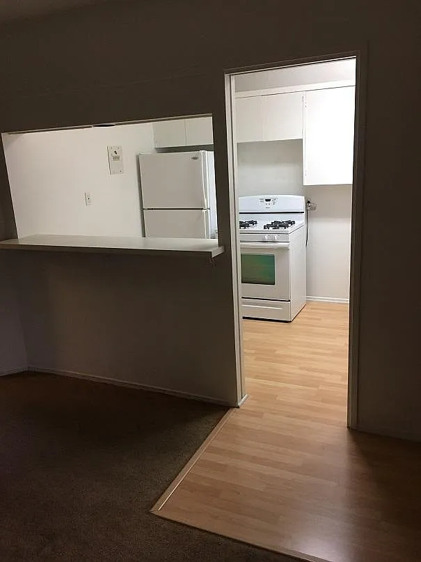 1 bed, 450 sqft, $2,050 — Photo 3
