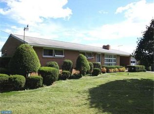 1550 Lakeside Rd, Pennsburg, PA 18073