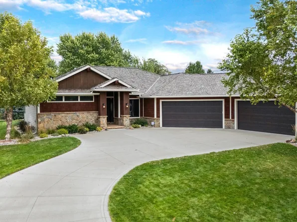 155 W Pinehurst Trl, Dakota Dunes, SD 57049