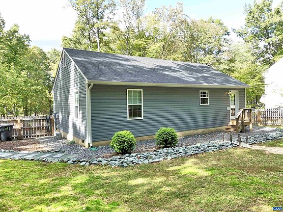 3rd image of 179 Jefferson Dr