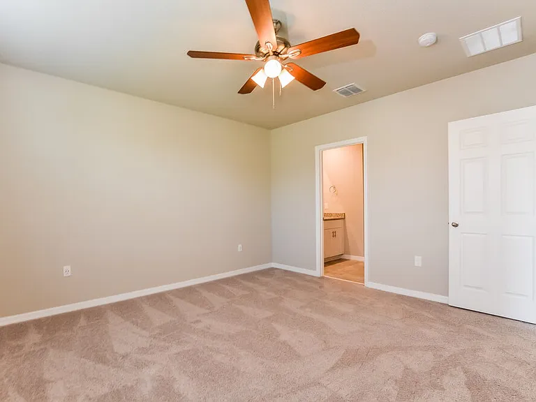 5247 Meredrew Ln — Photo 8
