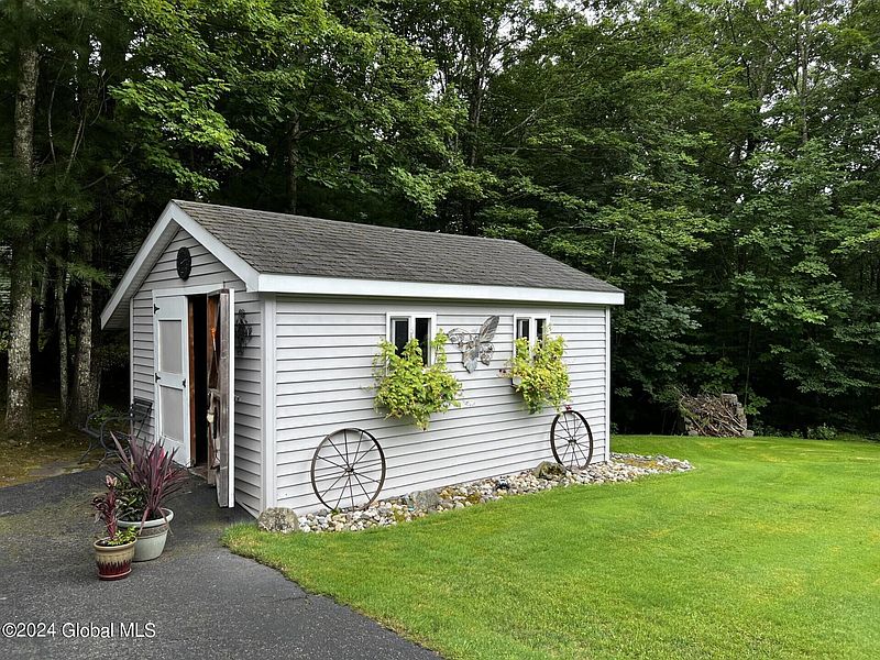 3rd image of 37 Drumlough Road